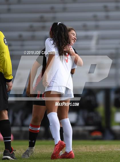 Thumbnail 3 in Wagner vs Lee (SAISD Tournament) photogallery.