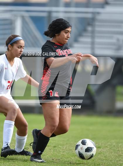 Thumbnail 3 in Wagner vs Lee (SAISD Tournament) photogallery.