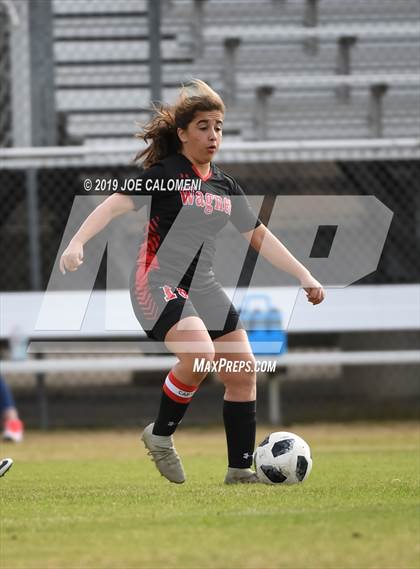 Thumbnail 2 in Wagner vs Lee (SAISD Tournament) photogallery.