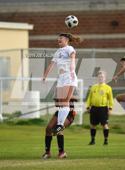 Thumbnail 2 in Wagner vs Lee (SAISD Tournament) photogallery.