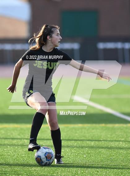 Thumbnail 2 in Cleveland vs. Jesuit (OSAA 6A Quarterfinal) photogallery.