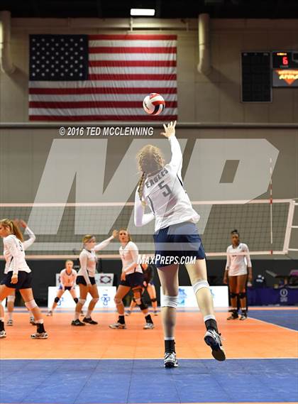 Thumbnail 1 in Paris vs Conway Christian  (AHSAA 3A State Final) photogallery.