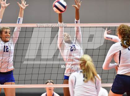 Thumbnail 3 in Paris vs Conway Christian  (AHSAA 3A State Final) photogallery.