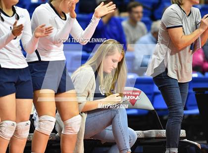 Thumbnail 1 in Paris vs Conway Christian  (AHSAA 3A State Final) photogallery.