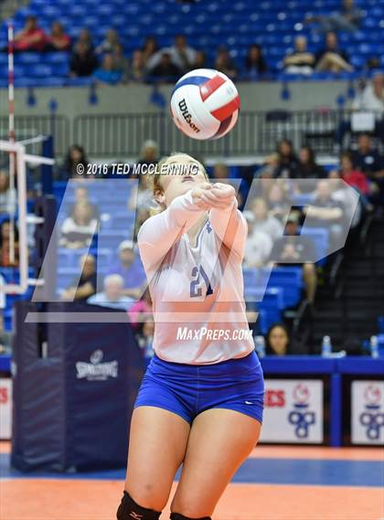 Thumbnail 3 in Paris vs Conway Christian  (AHSAA 3A State Final) photogallery.