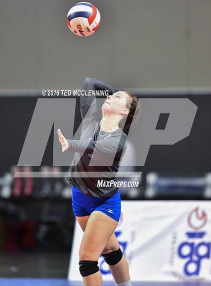 Thumbnail 1 in Paris vs Conway Christian  (AHSAA 3A State Final) photogallery.