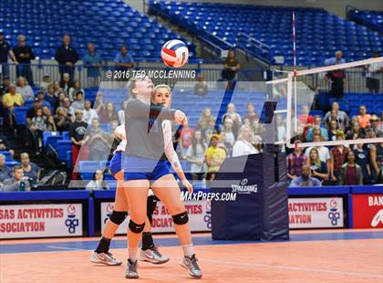 Thumbnail 3 in Paris vs Conway Christian  (AHSAA 3A State Final) photogallery.