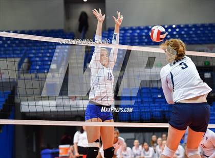 Thumbnail 1 in Paris vs Conway Christian  (AHSAA 3A State Final) photogallery.