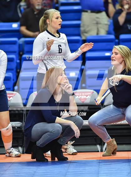 Thumbnail 1 in Paris vs Conway Christian  (AHSAA 3A State Final) photogallery.
