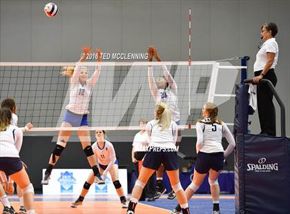 Thumbnail 3 in Paris vs Conway Christian  (AHSAA 3A State Final) photogallery.