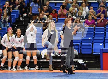 Thumbnail 1 in Paris vs Conway Christian  (AHSAA 3A State Final) photogallery.