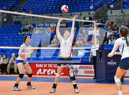 Thumbnail 1 in Paris vs Conway Christian  (AHSAA 3A State Final) photogallery.