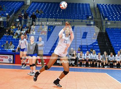 Thumbnail 2 in Paris vs Conway Christian  (AHSAA 3A State Final) photogallery.
