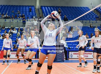 Thumbnail 3 in Paris vs Conway Christian  (AHSAA 3A State Final) photogallery.
