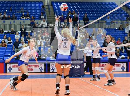 Thumbnail 3 in Paris vs Conway Christian  (AHSAA 3A State Final) photogallery.