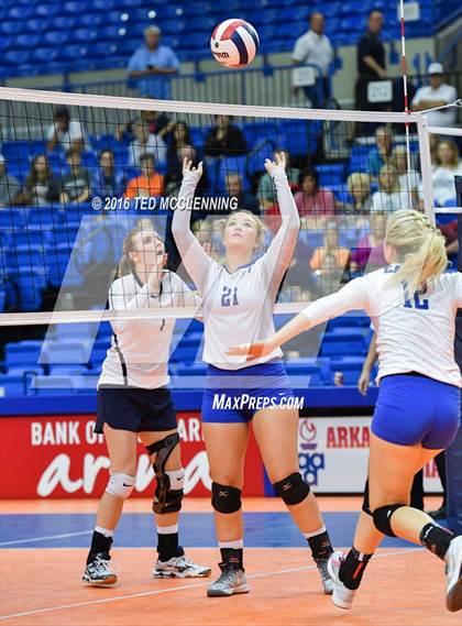 Thumbnail 2 in Paris vs Conway Christian  (AHSAA 3A State Final) photogallery.