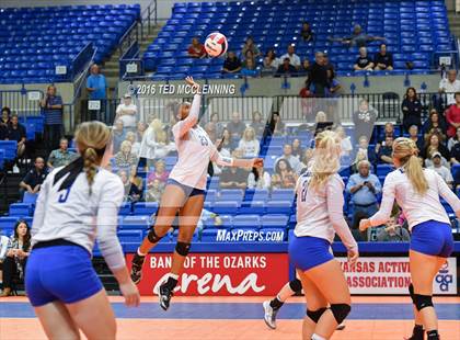 Thumbnail 2 in Paris vs Conway Christian  (AHSAA 3A State Final) photogallery.