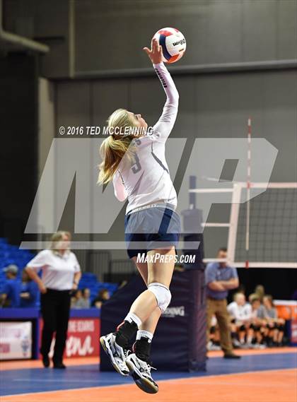 Thumbnail 1 in Paris vs Conway Christian  (AHSAA 3A State Final) photogallery.
