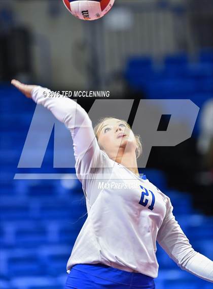 Thumbnail 1 in Paris vs Conway Christian  (AHSAA 3A State Final) photogallery.