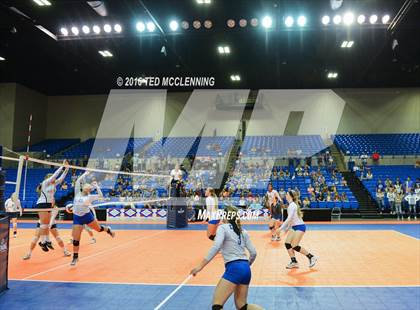 Thumbnail 1 in Paris vs Conway Christian  (AHSAA 3A State Final) photogallery.