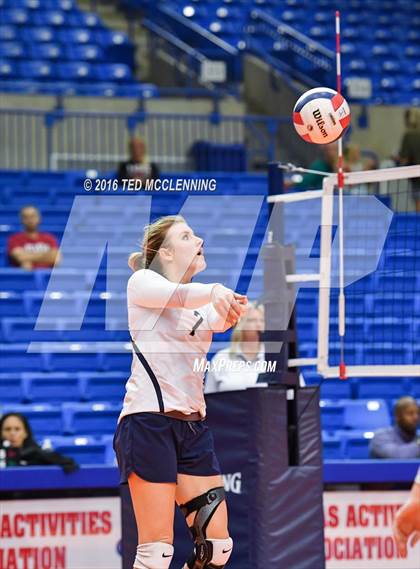 Thumbnail 2 in Paris vs Conway Christian  (AHSAA 3A State Final) photogallery.