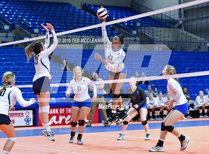 Thumbnail 3 in Paris vs Conway Christian  (AHSAA 3A State Final) photogallery.