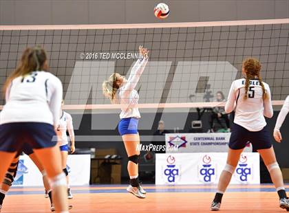 Thumbnail 2 in Paris vs Conway Christian  (AHSAA 3A State Final) photogallery.