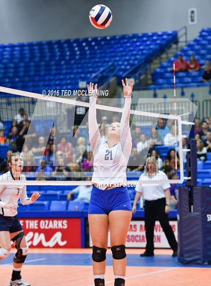 Thumbnail 1 in Paris vs Conway Christian  (AHSAA 3A State Final) photogallery.