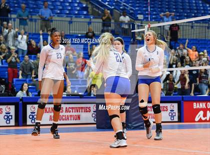 Thumbnail 2 in Paris vs Conway Christian  (AHSAA 3A State Final) photogallery.