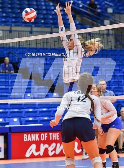 Thumbnail 3 in Paris vs Conway Christian  (AHSAA 3A State Final) photogallery.