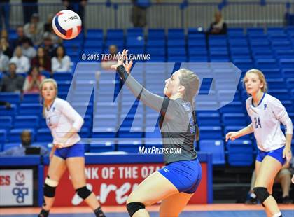 Thumbnail 1 in Paris vs Conway Christian  (AHSAA 3A State Final) photogallery.