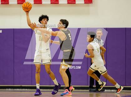 Thumbnail 3 in Oak Park vs. Crespi photogallery.