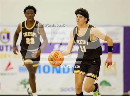 Thumbnail 1 in Oak Park vs. Crespi photogallery.