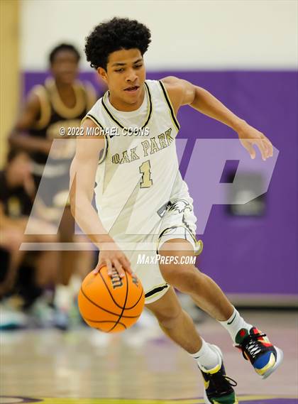Thumbnail 2 in Oak Park vs. Crespi photogallery.