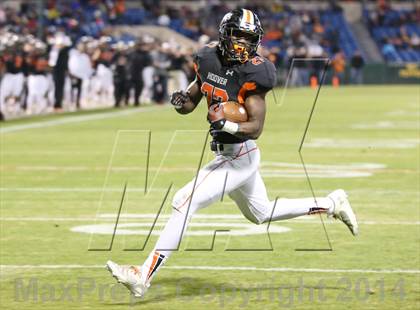 Thumbnail 3 in Vestavia Hills @ Hoover (AHSAA Class 6A Semifinal) photogallery.