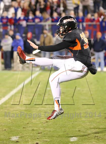 Thumbnail 1 in Vestavia Hills @ Hoover (AHSAA Class 6A Semifinal) photogallery.
