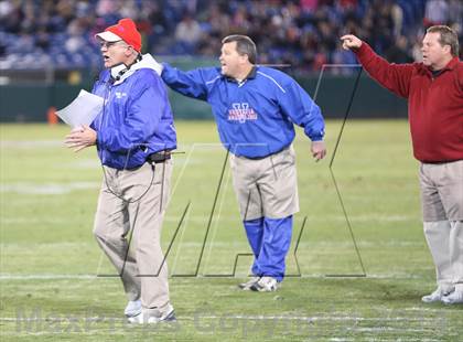 Thumbnail 1 in Vestavia Hills @ Hoover (AHSAA Class 6A Semifinal) photogallery.