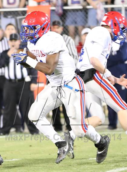 Thumbnail 3 in Vestavia Hills @ Hoover (AHSAA Class 6A Semifinal) photogallery.