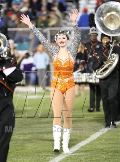 Thumbnail 3 in Vestavia Hills @ Hoover (AHSAA Class 6A Semifinal) photogallery.