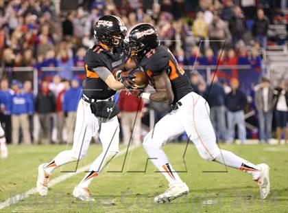 Thumbnail 1 in Vestavia Hills @ Hoover (AHSAA Class 6A Semifinal) photogallery.