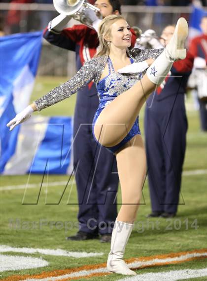 Thumbnail 1 in Vestavia Hills @ Hoover (AHSAA Class 6A Semifinal) photogallery.