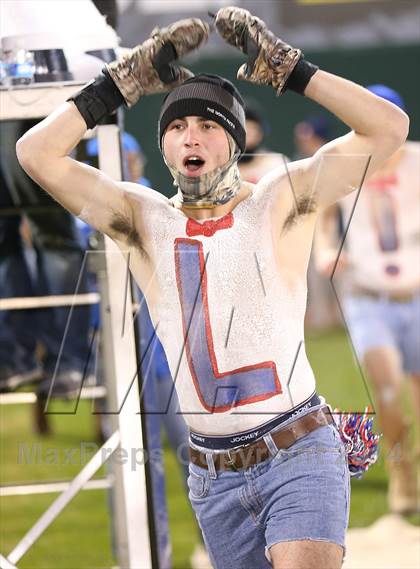 Thumbnail 1 in Vestavia Hills @ Hoover (AHSAA Class 6A Semifinal) photogallery.
