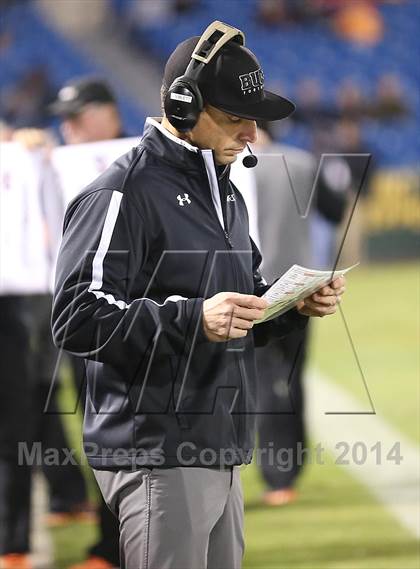 Thumbnail 2 in Vestavia Hills @ Hoover (AHSAA Class 6A Semifinal) photogallery.