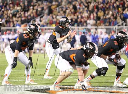 Thumbnail 3 in Vestavia Hills @ Hoover (AHSAA Class 6A Semifinal) photogallery.
