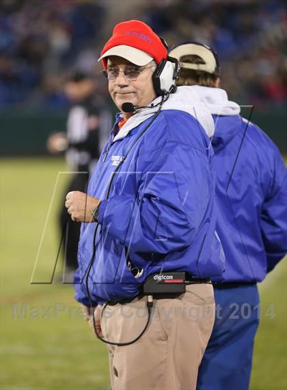 Thumbnail 1 in Vestavia Hills @ Hoover (AHSAA Class 6A Semifinal) photogallery.