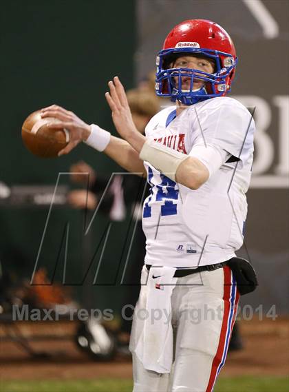 Thumbnail 2 in Vestavia Hills @ Hoover (AHSAA Class 6A Semifinal) photogallery.
