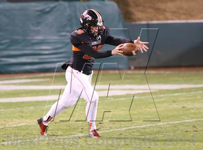 Thumbnail 2 in Vestavia Hills @ Hoover (AHSAA Class 6A Semifinal) photogallery.