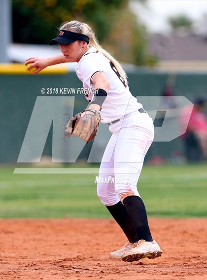 Thumbnail 2 in Desert Edge vs. Glendale photogallery.