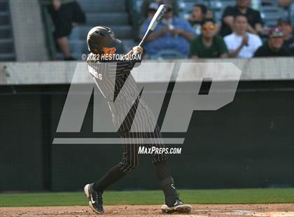 Thumbnail 2 in Warren vs. La Serna photogallery.
