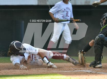 Thumbnail 1 in Warren vs. La Serna photogallery.